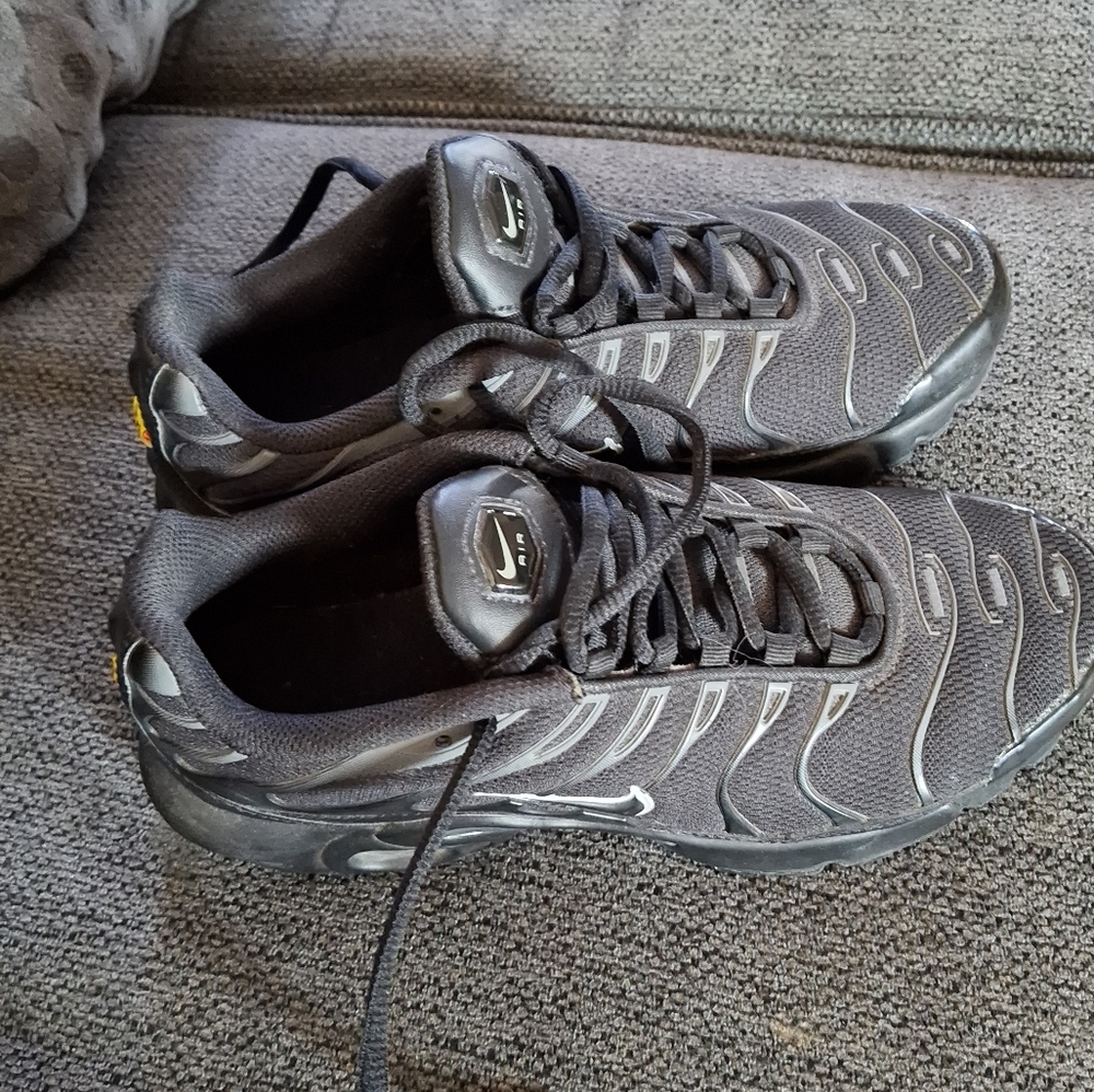 Nike Air Max Plus Tn Black and Gray Youth Size 5.5 Womens Sneakers